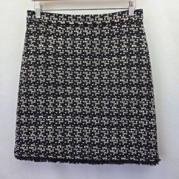 Ann Taylor Tweed Mini Skirt Black & White w/ Fringed Hem Size 8 - Picture 1 of 11